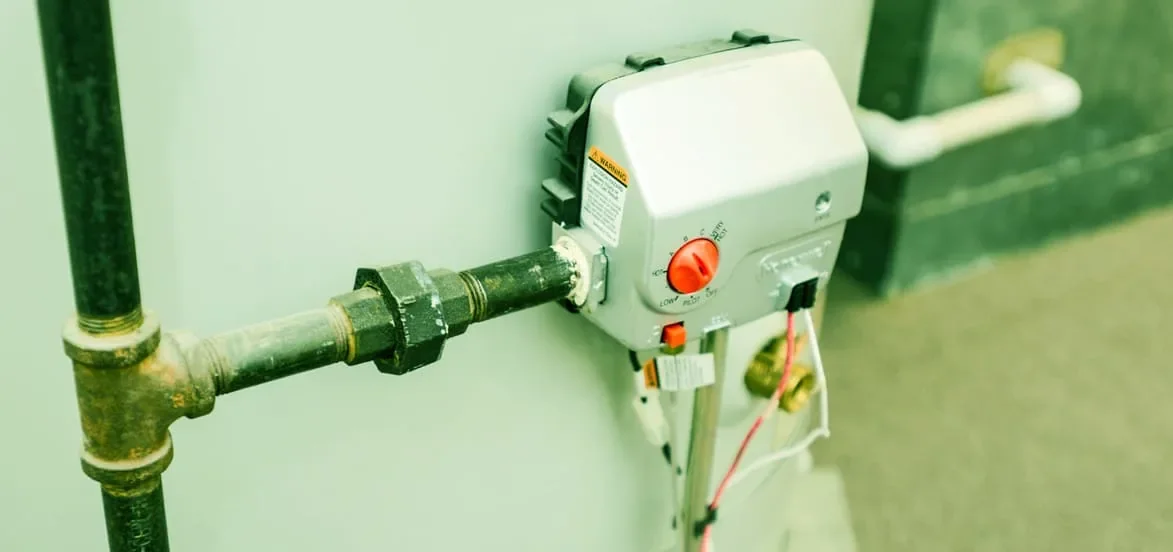 How To Fix Water Leak Coming From Pressure Gauge/Valve On Water Tank?